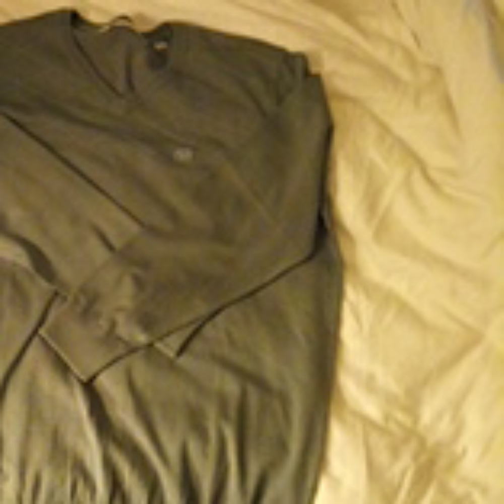 V neck pull over - Picture 3 of 4